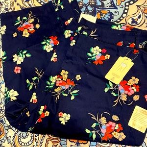 BRAND NEW St. John’s Bay Capris